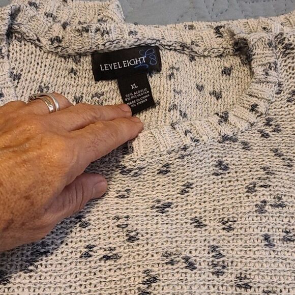 Level eight sweater size xl - Picture 4 of 5
